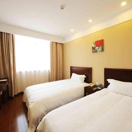 Greentree Inn Shanghai West Huaxia Road Metro Station Express Hotel Екстериор снимка