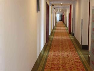 Greentree Inn Shanghai West Huaxia Road Metro Station Express Hotel Екстериор снимка