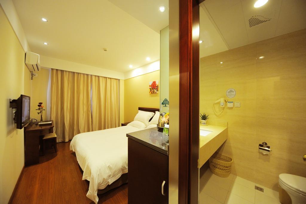 Greentree Inn Shanghai West Huaxia Road Metro Station Express Hotel Екстериор снимка